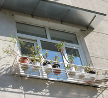 Козырьки (навесы), бельевые кронштейны (сушилки бельевые), цветочницы в Сочи - Металлические конструкции в Сочи