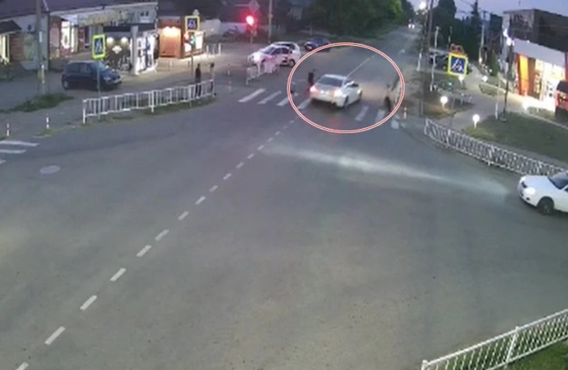 происшествия в славянском районе краснодарского края. авария в калининском районе краснодарского края. авария в темноте на трассе. сбитый а 50 в краснодарском крае. сбили на орджоникидзе девушку.