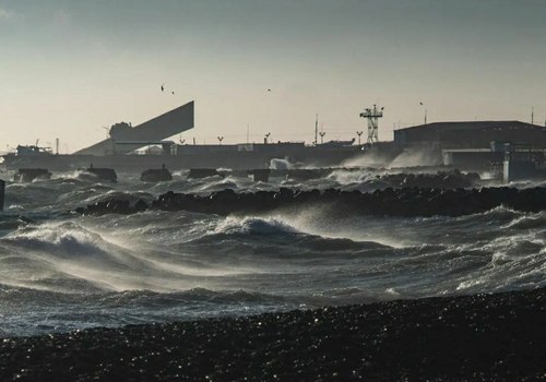 До 38 метров в секунду: ветер на побережье Черного моря усилится до ураганного