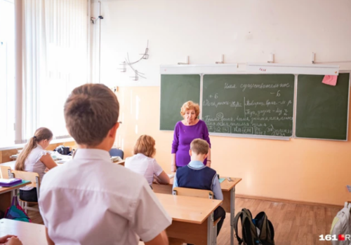«Как в СССР, к этому возвращаемся»: все школы страны переведут на новую программу обучения