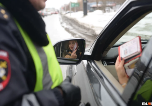 Едем дальше: МВД разрешило не менять старые водительские права