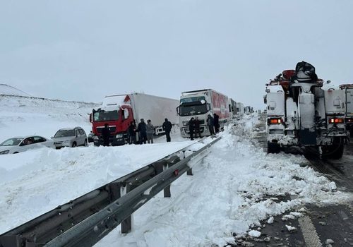 Почти 190 человек разместили в пунктах обогрева на заблокированной из-за снегопада трассе М-4 «Дон»